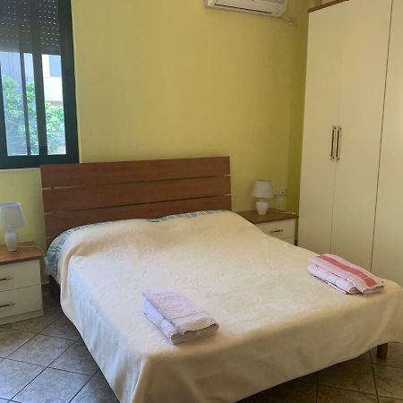 Bed and Breakfast Friends House Tirana Esterno foto