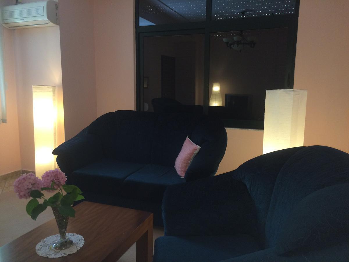 Bed and Breakfast Friends House Tirana Esterno foto