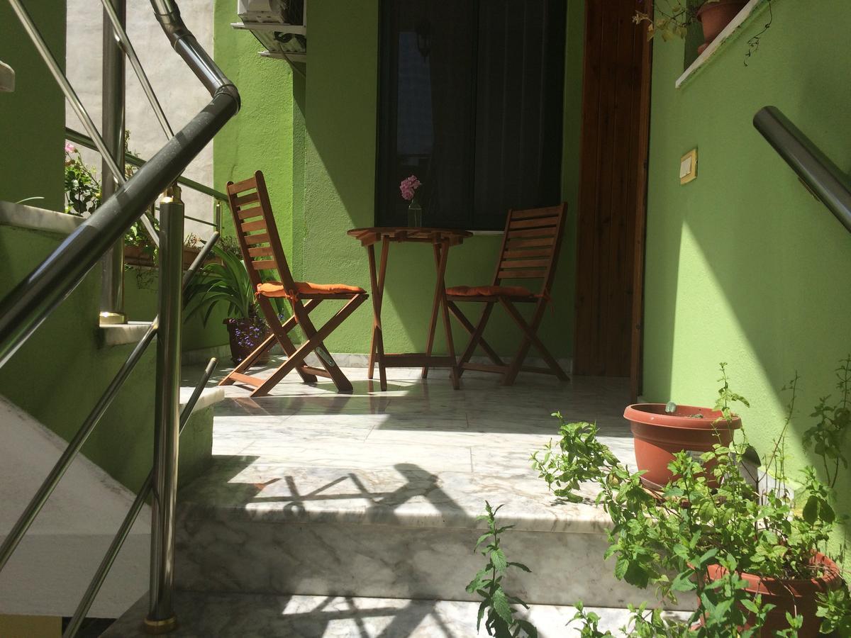 Bed and Breakfast Friends House Tirana Esterno foto