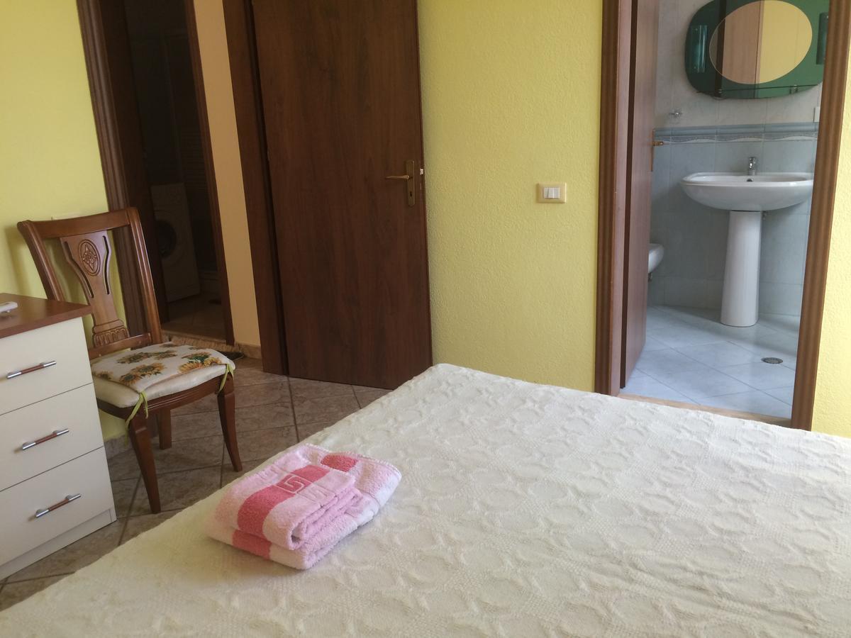 Bed and Breakfast Friends House Tirana Esterno foto