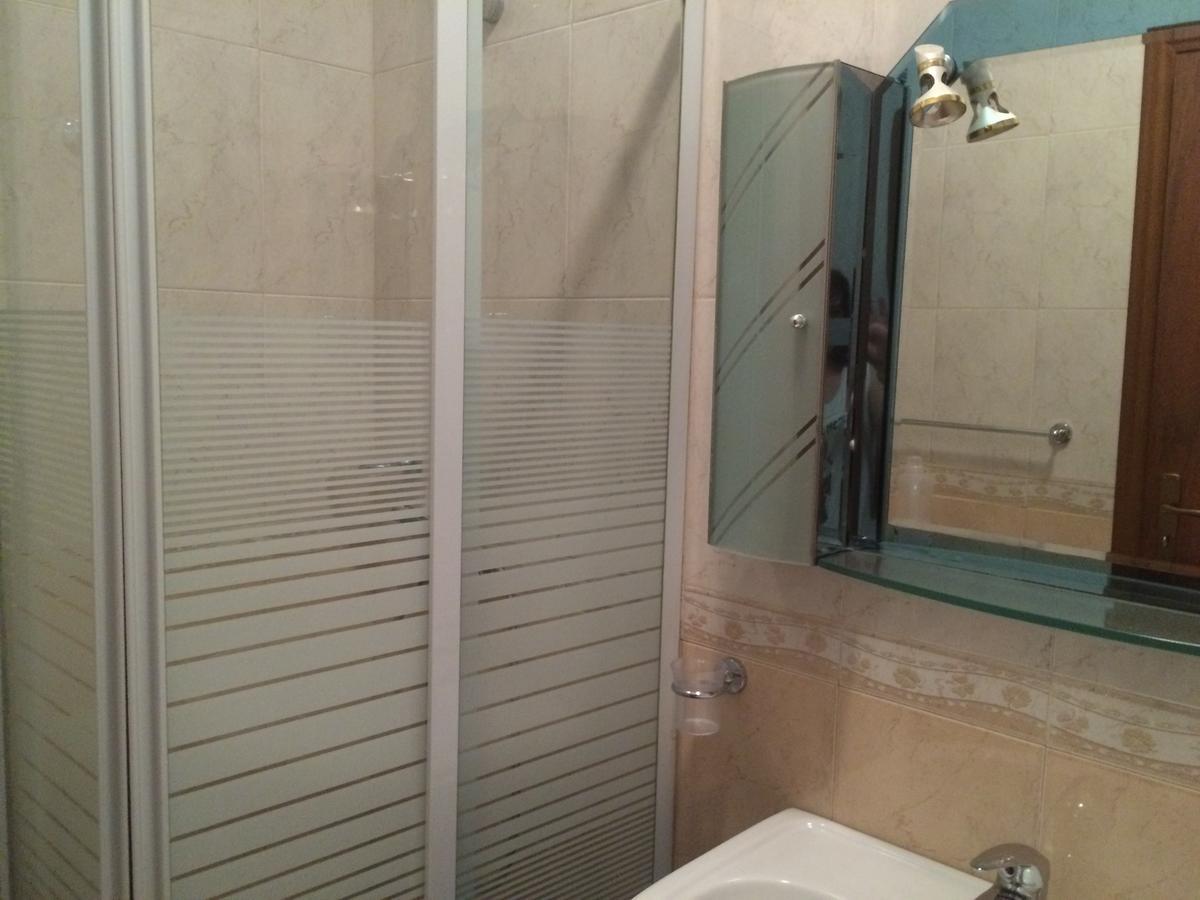 Bed and Breakfast Friends House Tirana Esterno foto