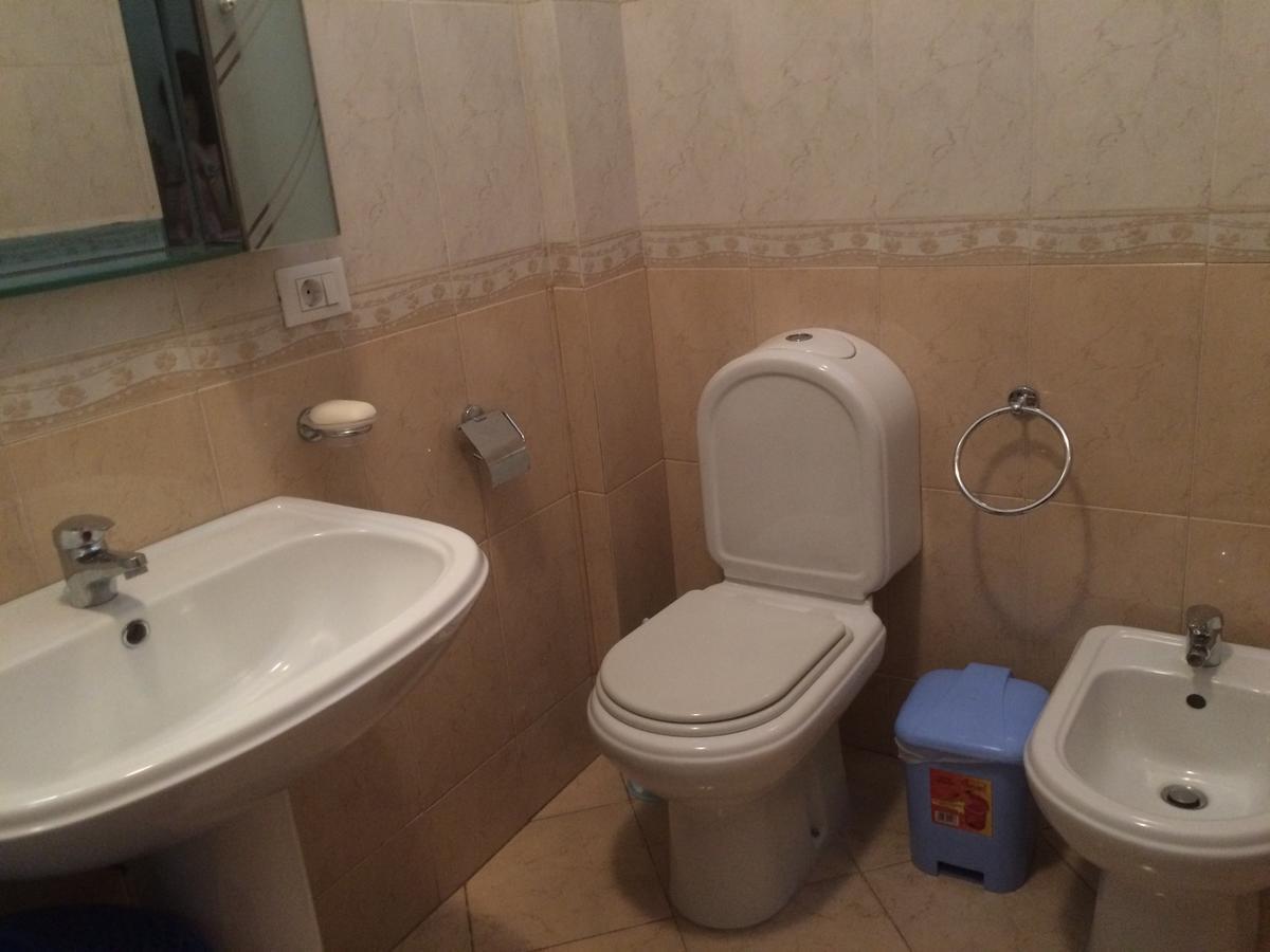 Bed and Breakfast Friends House Tirana Esterno foto