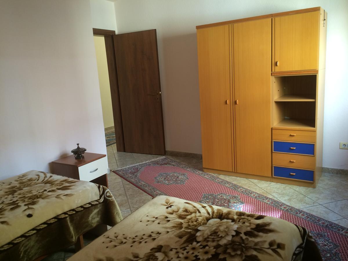 Bed and Breakfast Friends House Tirana Esterno foto