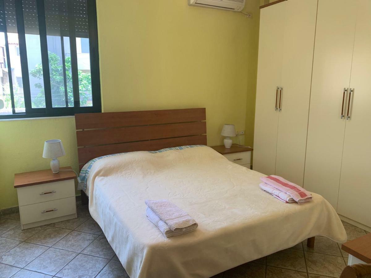 Bed and Breakfast Friends House Tirana Esterno foto
